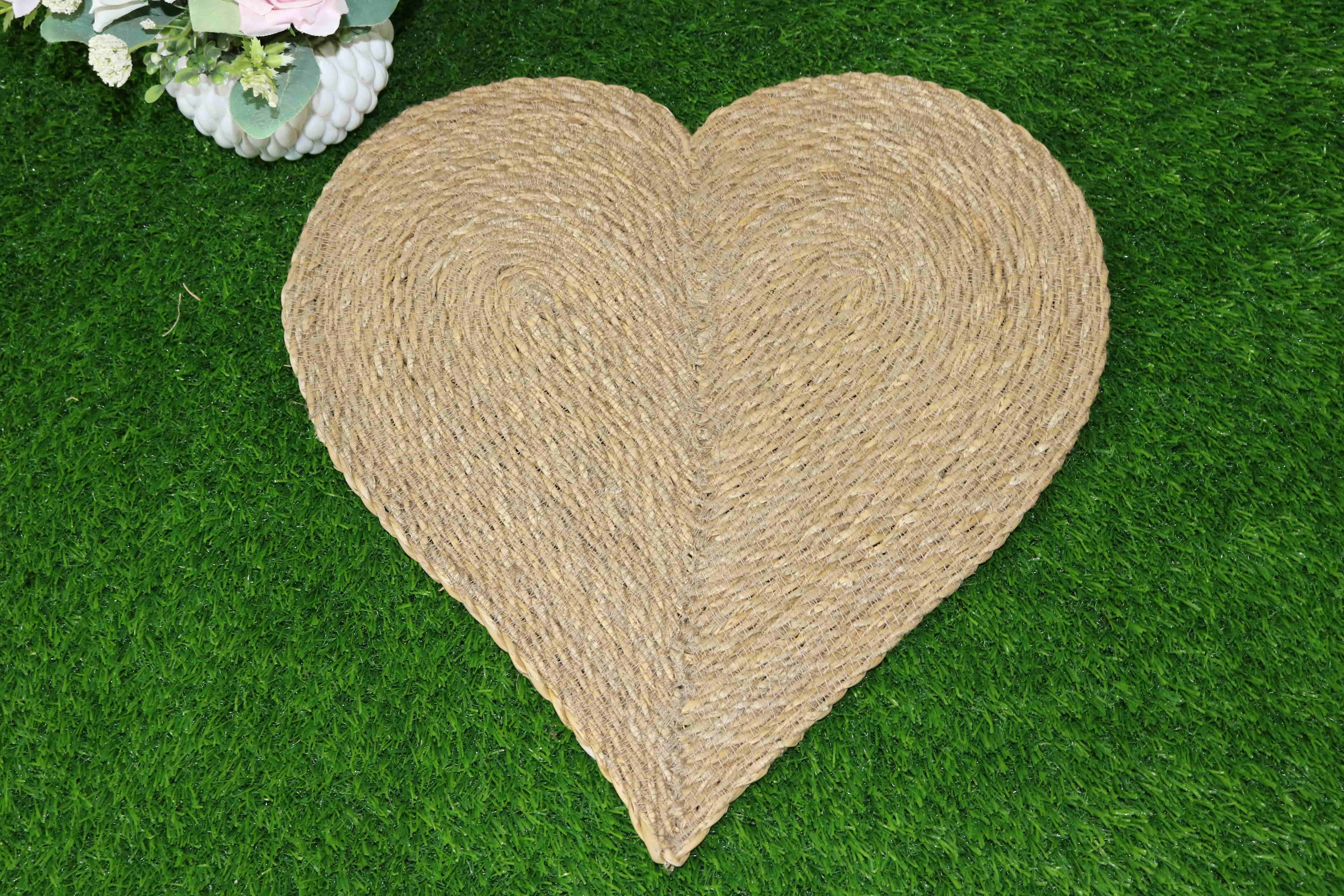 Seagrass Heart shape Placemat set of 6 pcs [102]